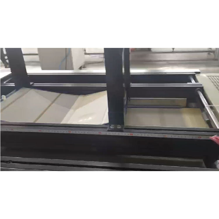 自動聯(lián)機酒盒組裝機